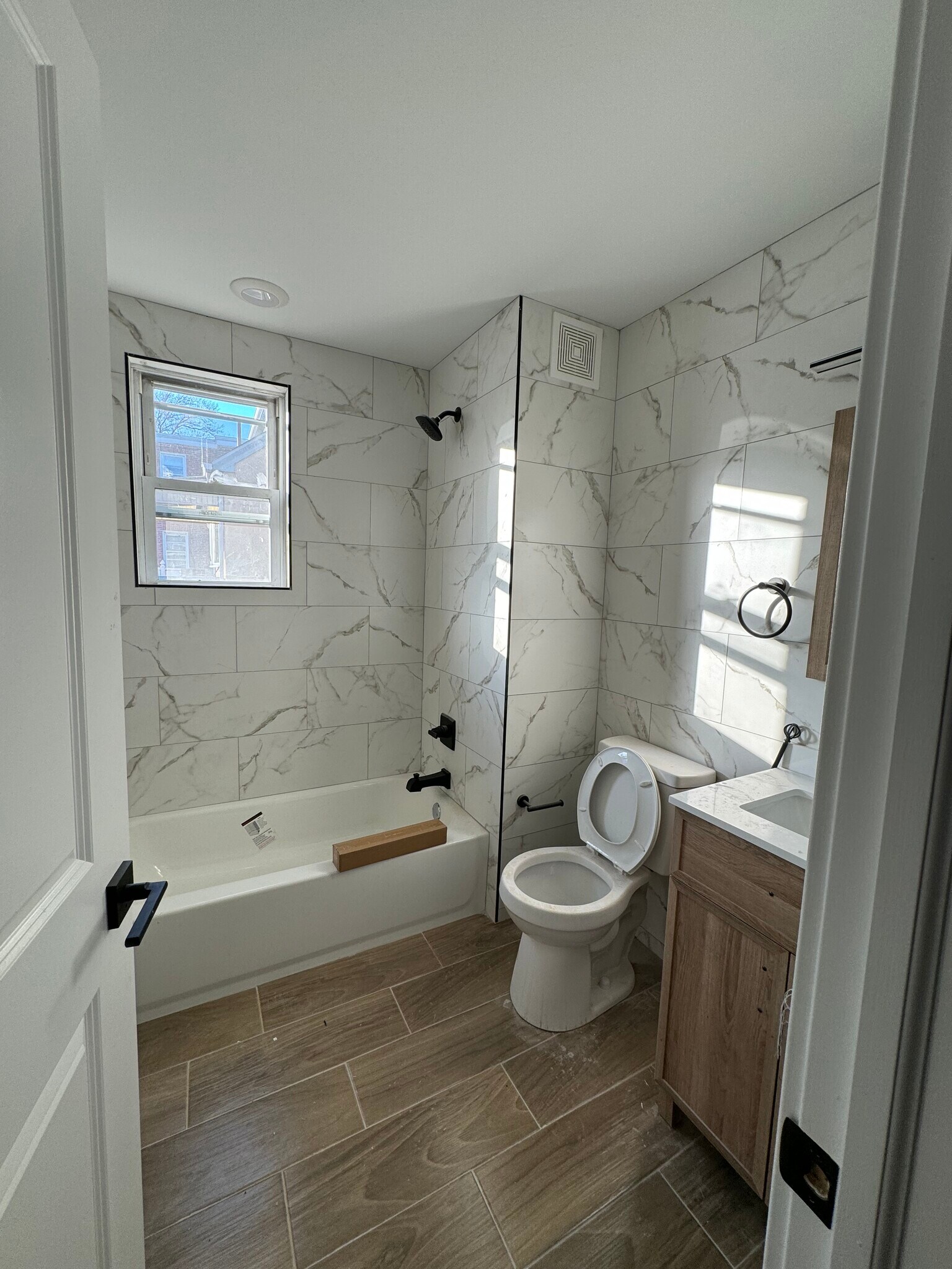 Building Photo - 1822 Rhawn St