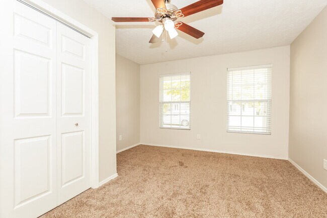 Building Photo - 5144 Sunsail Dr