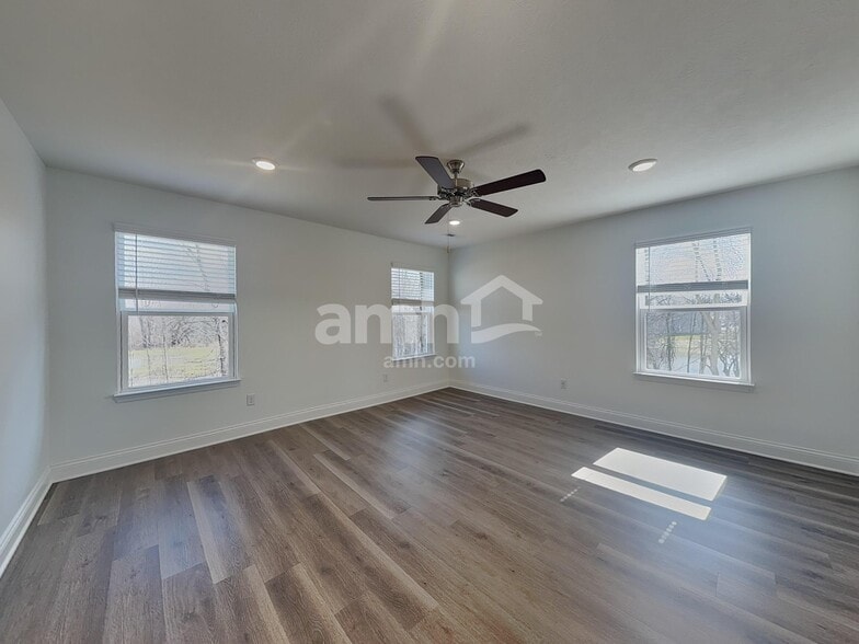 Building Photo - 212 Deanscroft Dr