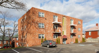 Building Photo - Sailor 7811