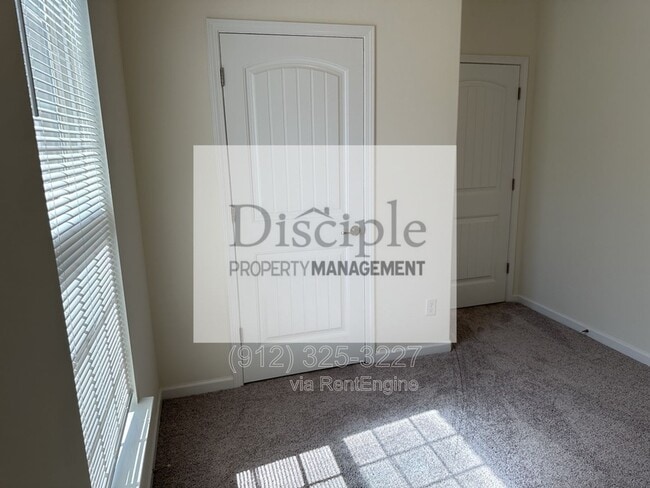 Building Photo - 20 Wesleyan Dr