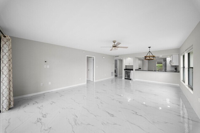 Building Photo - 16472 Timberlakes Dr