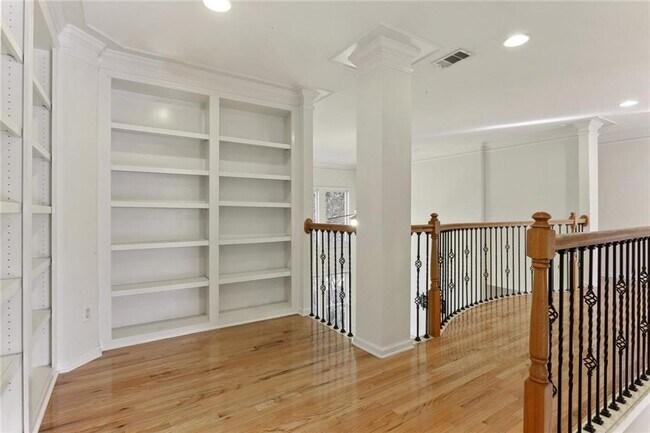 Building Photo - 315 Commons Gate Ct