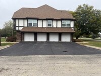 Building Photo - 1642 Country Lakes Dr