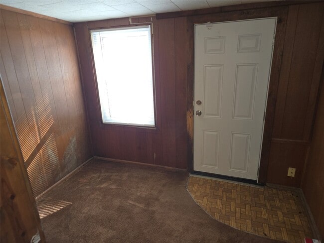 Building Photo - 1711 W 17th St