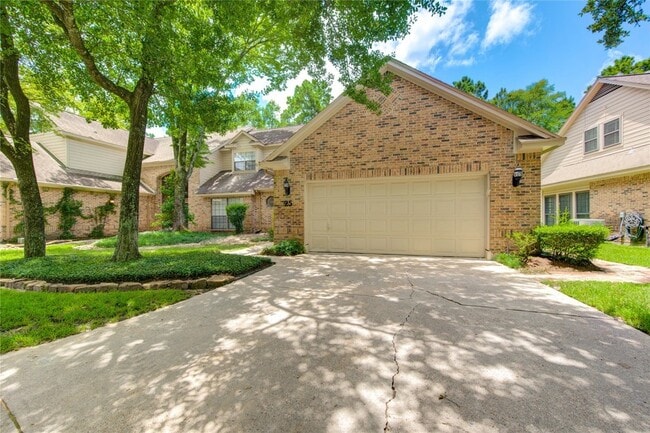Building Photo - 25 Fairway Oaks Pl