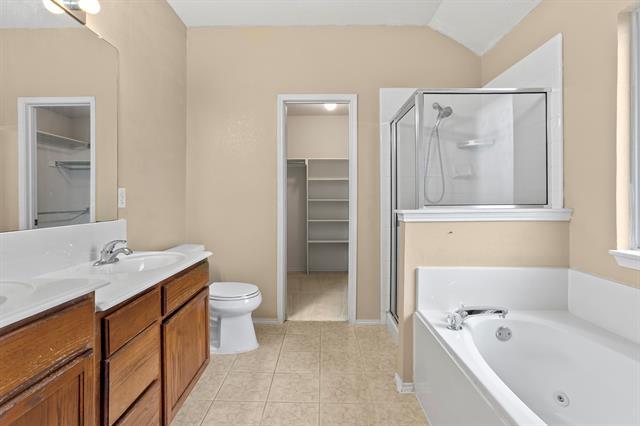 Building Photo - 1418 Deville Cir