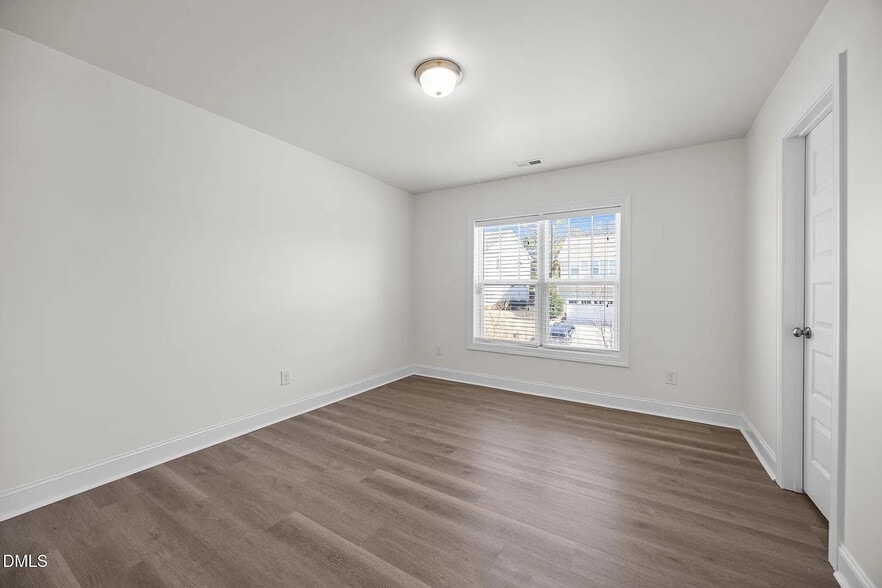 Building Photo - Room in House on Plott Hound Ln