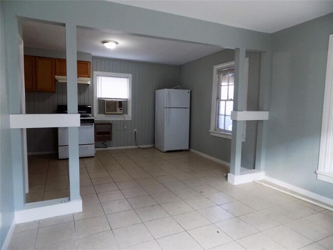 Building Photo - 1624 Bonnie Brae St