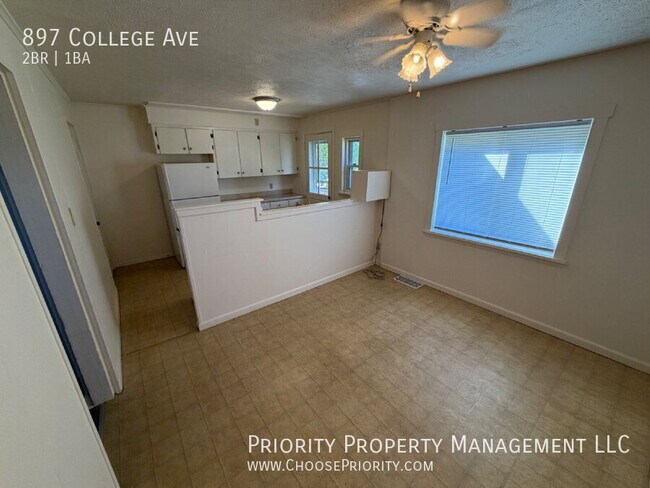Building Photo - 897 College Ave
