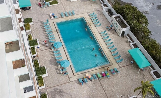 Building Photo - 3725 S Ocean Dr
