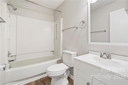 Building Photo - 3916 Briarhill Dr