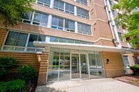 Building Photo - Modern Comfort 2BD/1BTH in Navy Yard & So...