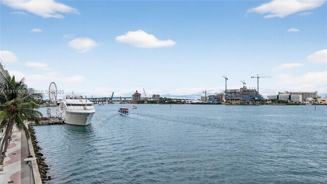 Building Photo - 325 S Biscayne Blvd