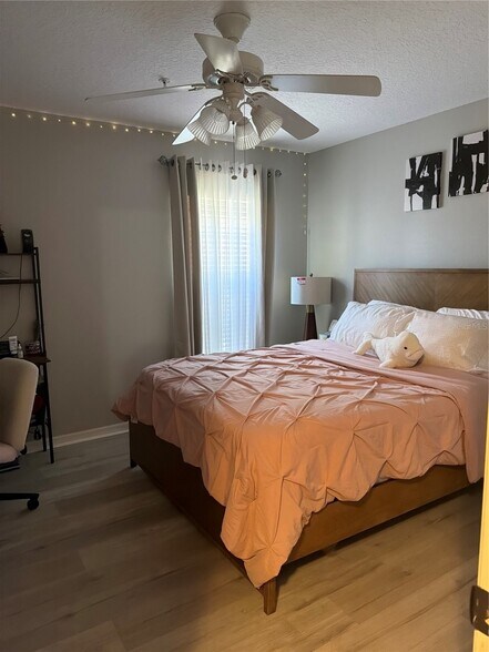 Building Photo - 1951 Sunset Palm Dr