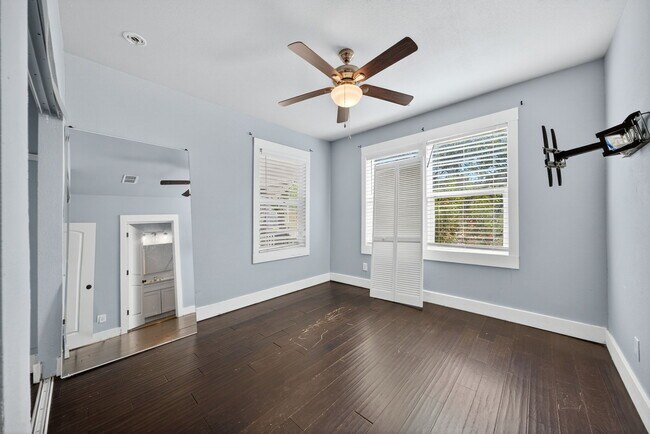 Building Photo - 1225 Michigan Ave