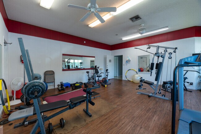 Building Photo - 300 Waterway Dr S