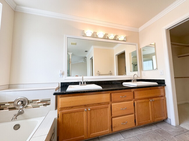 Building Photo - 3569 Langdon Common