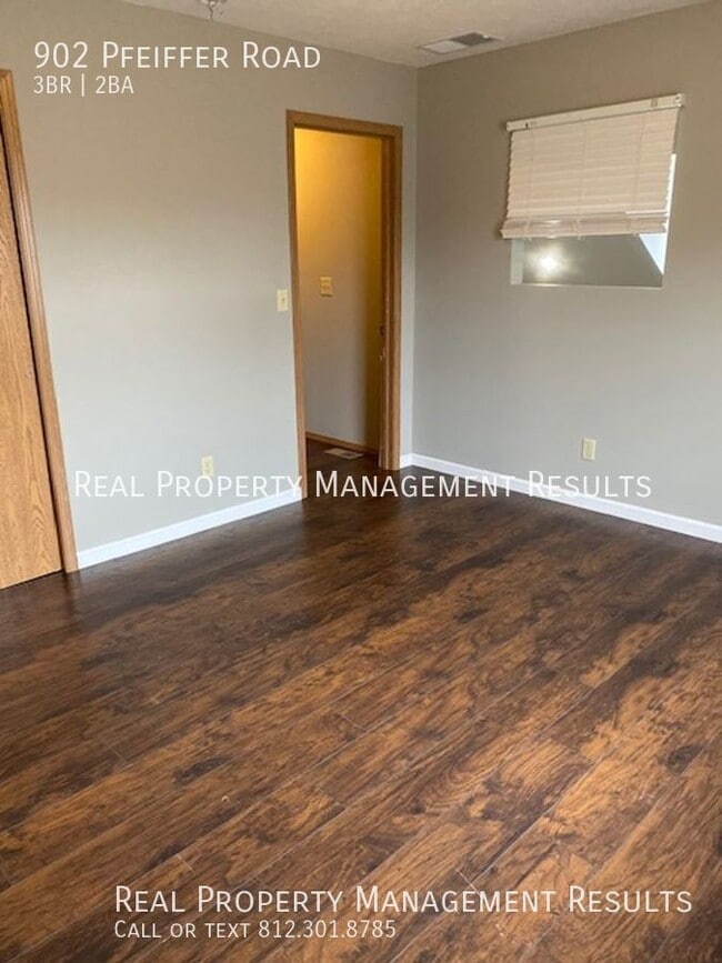 Building Photo - 902 Pfeiffer Rd