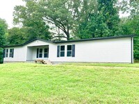 Building Photo - 1495 Briar Hill Dr