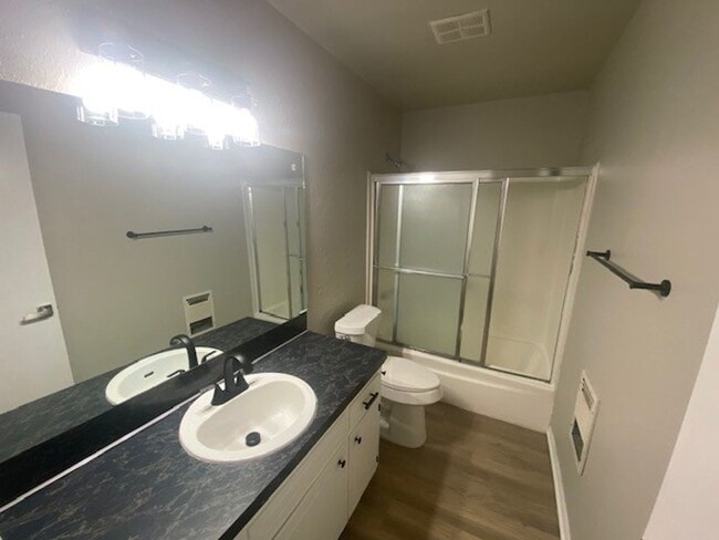 Building Photo - Remodeled 3 Bedroom - Union Schools! Self-...