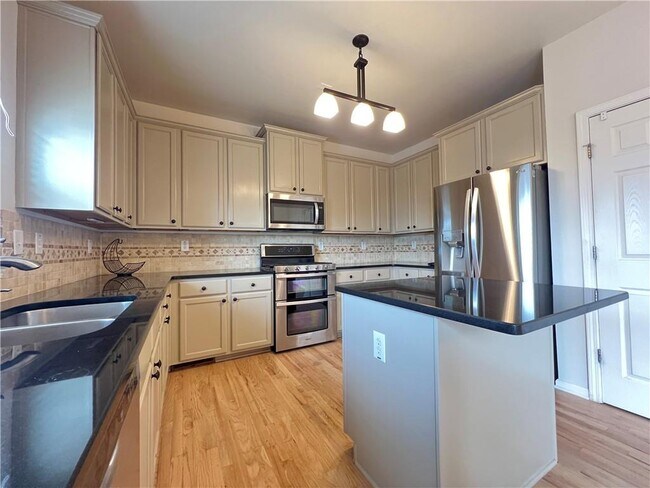 Building Photo - 9655 Durand Rd