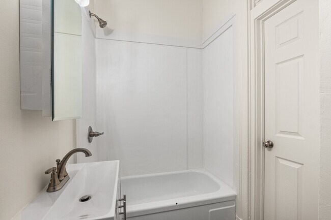 Building Photo - 427 Whiteman St