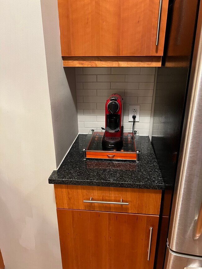 Building Photo - 1425 Locust St