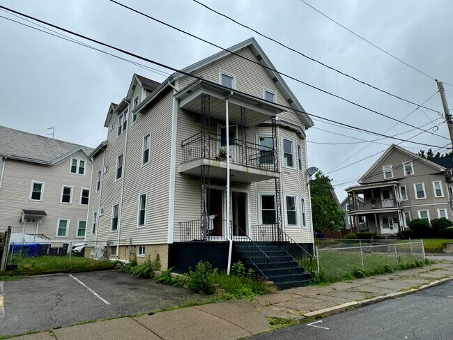 Primary Photo - 30 Allen Ave
