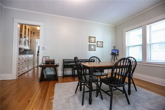 Building Photo - 296 Laburnam Crescent