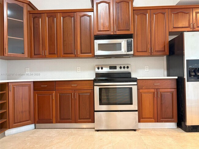 Building Photo - 1610 Presidential Way