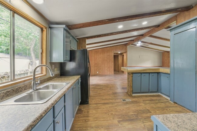 Building Photo - 11023 Forrest Valley Dr