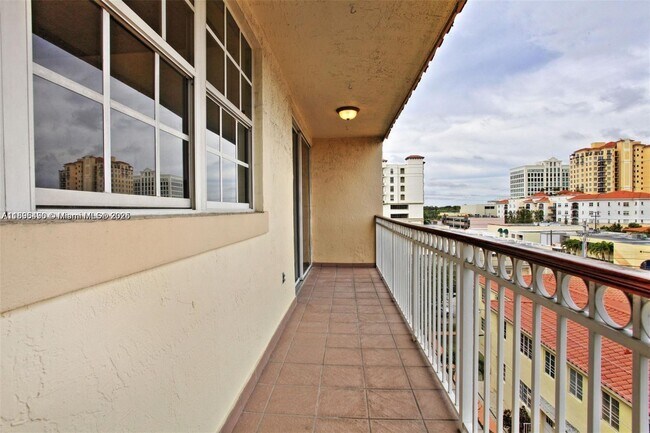 Building Photo - 49 Majorca Ave