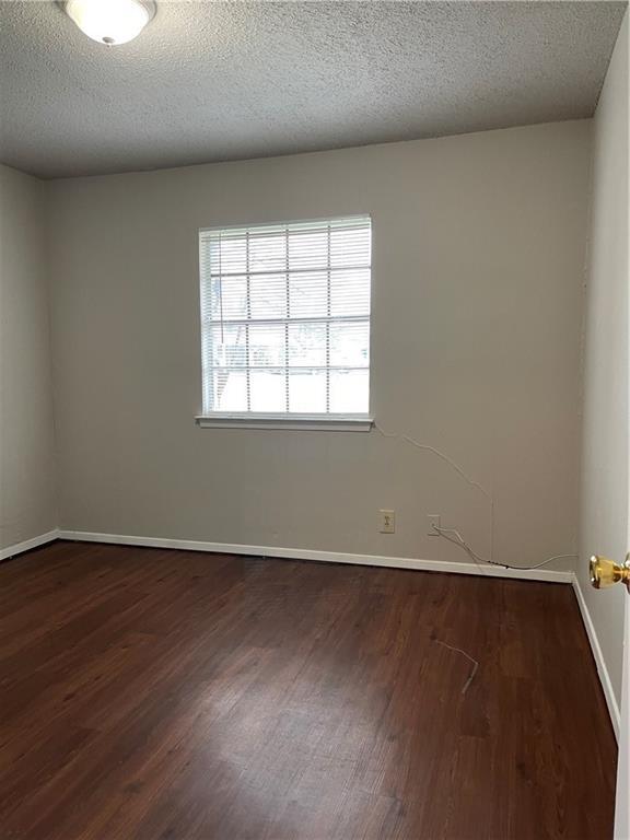Building Photo - 2213 E Stassney Ln