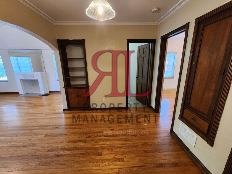 Building Photo - 1088 Northwest Blvd