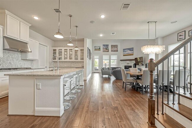 Building Photo - 13306 Stoneleigh Terrace Dr