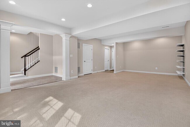 Building Photo - 24949 Earlsford Dr
