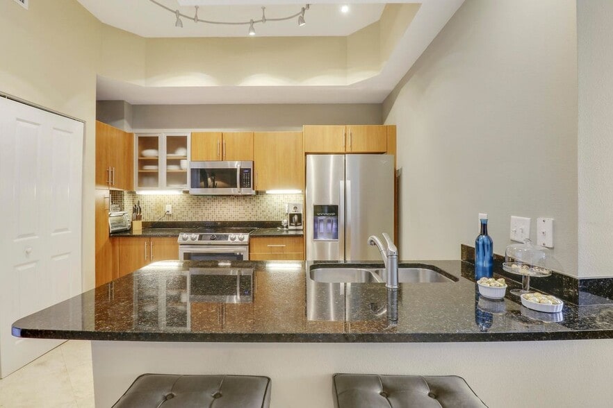 Building Photo - 600 S Dixie Hwy