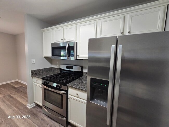 Building Photo - Beautiful 2 Bed 2 Bath Condo With Patio In...