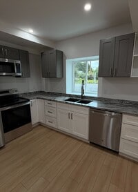 Building Photo - Barrington Brick House