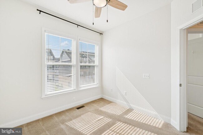Building Photo - 17258 Herring Gull Ln