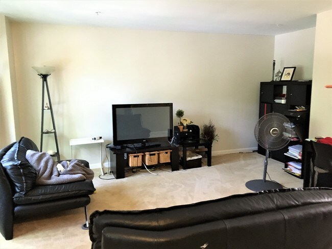 Building Photo - 14051 Pellita Terrace