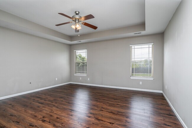 Building Photo - 4800 Burbank Loop