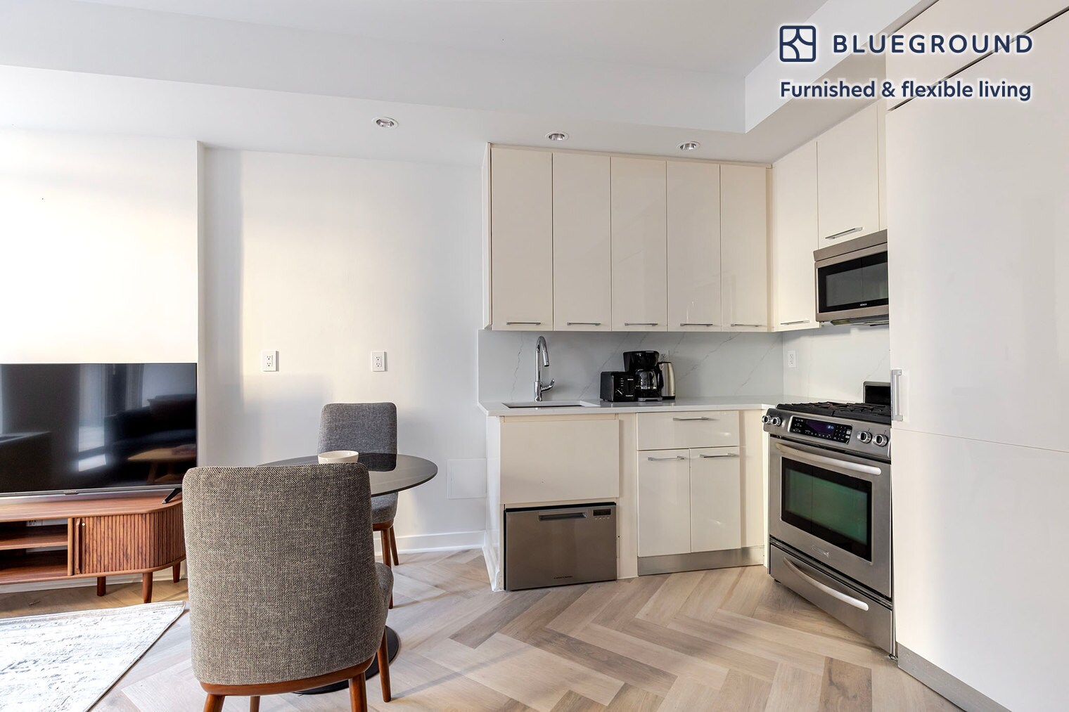 Building Photo - 49 E 34th St