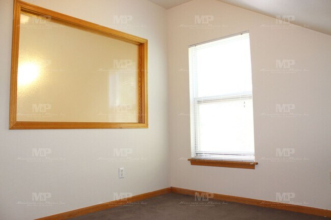 Building Photo - Bring three of your friends!