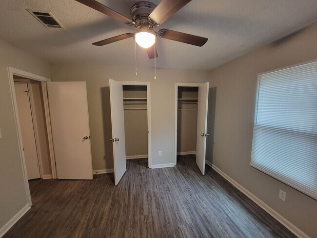 Building Photo - ~1530 Whitney Street