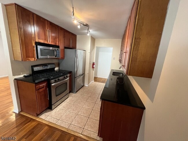 Building Photo - 401 Highway22B40U6