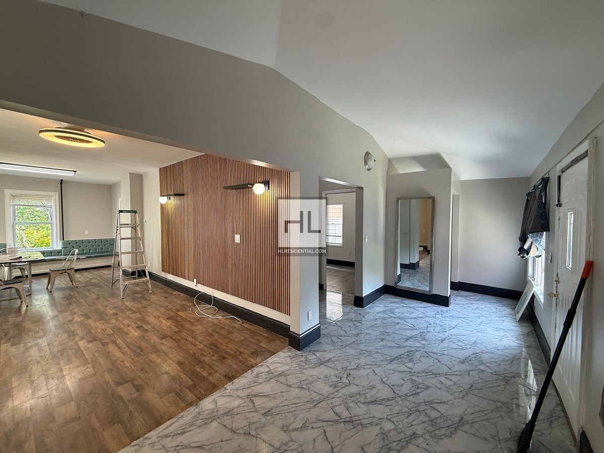 Building Photo - 341 Little Clove Rd