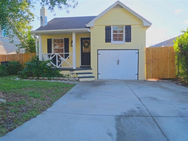 Primary Photo - 2916 N Woodrow Ave