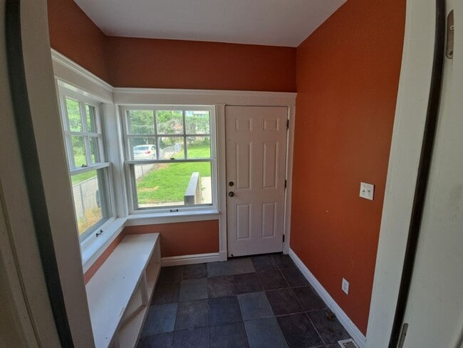 Building Photo - RENT-TO-OWN HOME AVAILABLE!  Your Path to ...